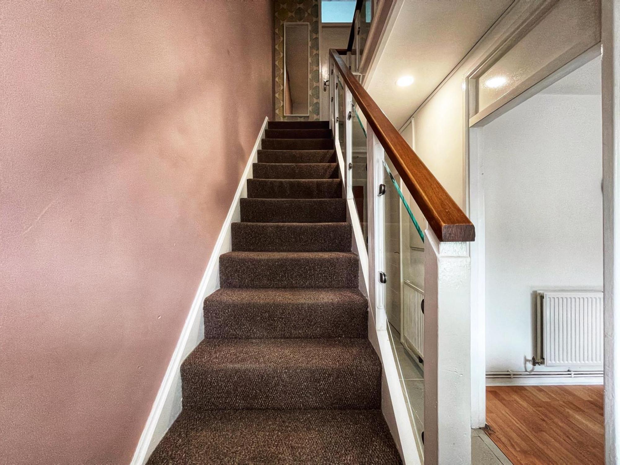 Ethan's Place In Mile End - 2 Double Beds, 1 Bunk Bed, Max 6, Spacious, Ideal For Families Londen