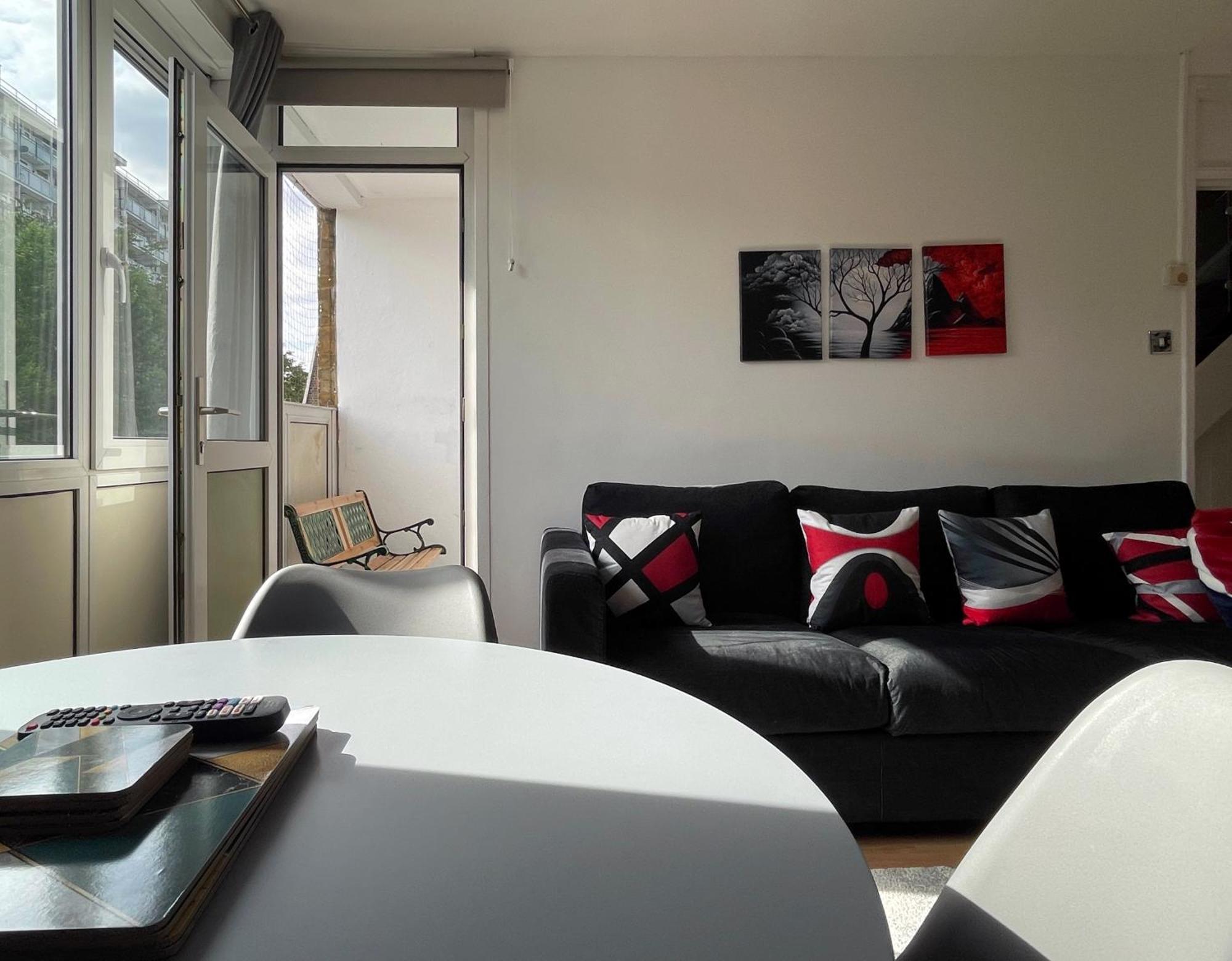 Ethan's Place In Mile End - 2 Double Beds, 1 Bunk Bed, Max 6, Spacious, Ideal For Families * Londen